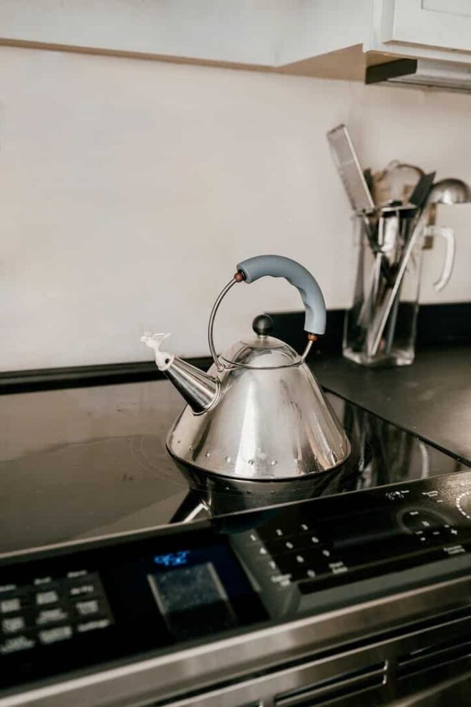 Induction cooktop vs gas: An induction cooktop eating a kettle to explain why it's better than gas or electric.